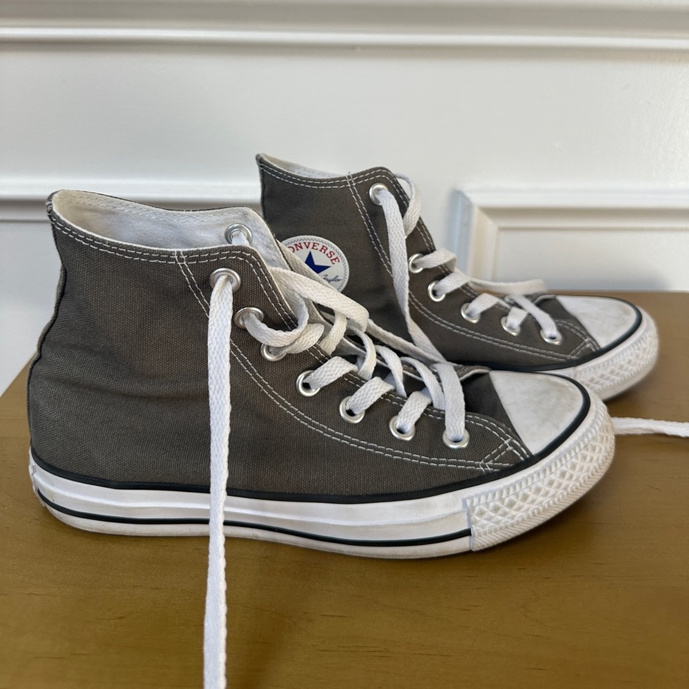 Grey Converse - Picture 3 of 6